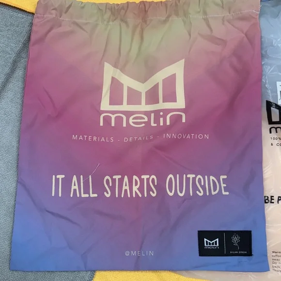 Melin Classic “Dylan Efron” Cream Corduroy Hat with Cinch Bag - Picture 5 of 15